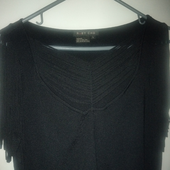 Woman's sweater top - Picture 1 of 3